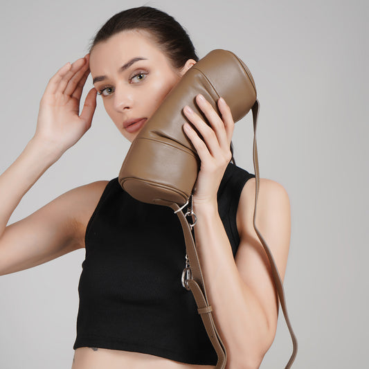 La Noisette — Le sac bandoulière en cuir sculpté